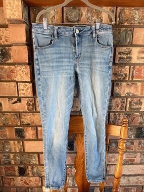 American Eagle Outfitters Light Blue Skinny Jeans
